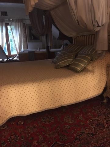 Bed and Breakfast Le Moulin A Huile Vailhourles Exterior foto