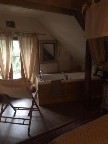 Bed and Breakfast Le Moulin A Huile Vailhourles Exterior foto