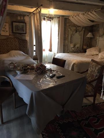 Bed and Breakfast Le Moulin A Huile Vailhourles Exterior foto